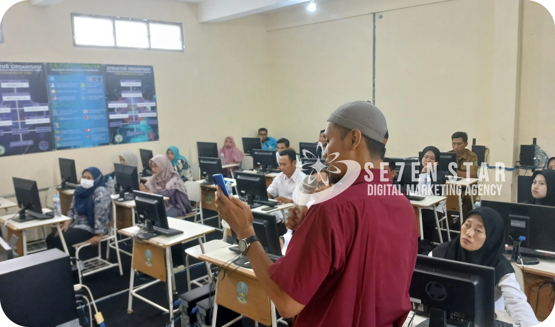 Ilustrasi tips optimasi website UMKM